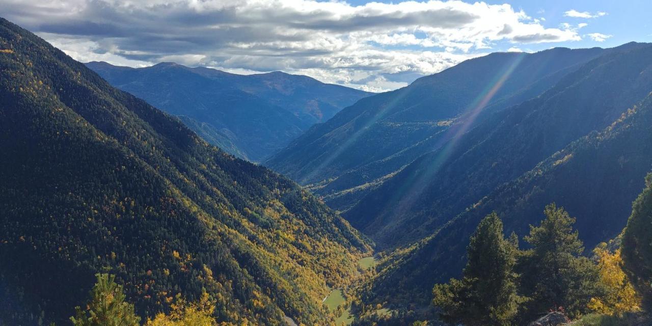 ホテル Bordes Pirineu, Costuix Areu エクステリア 写真