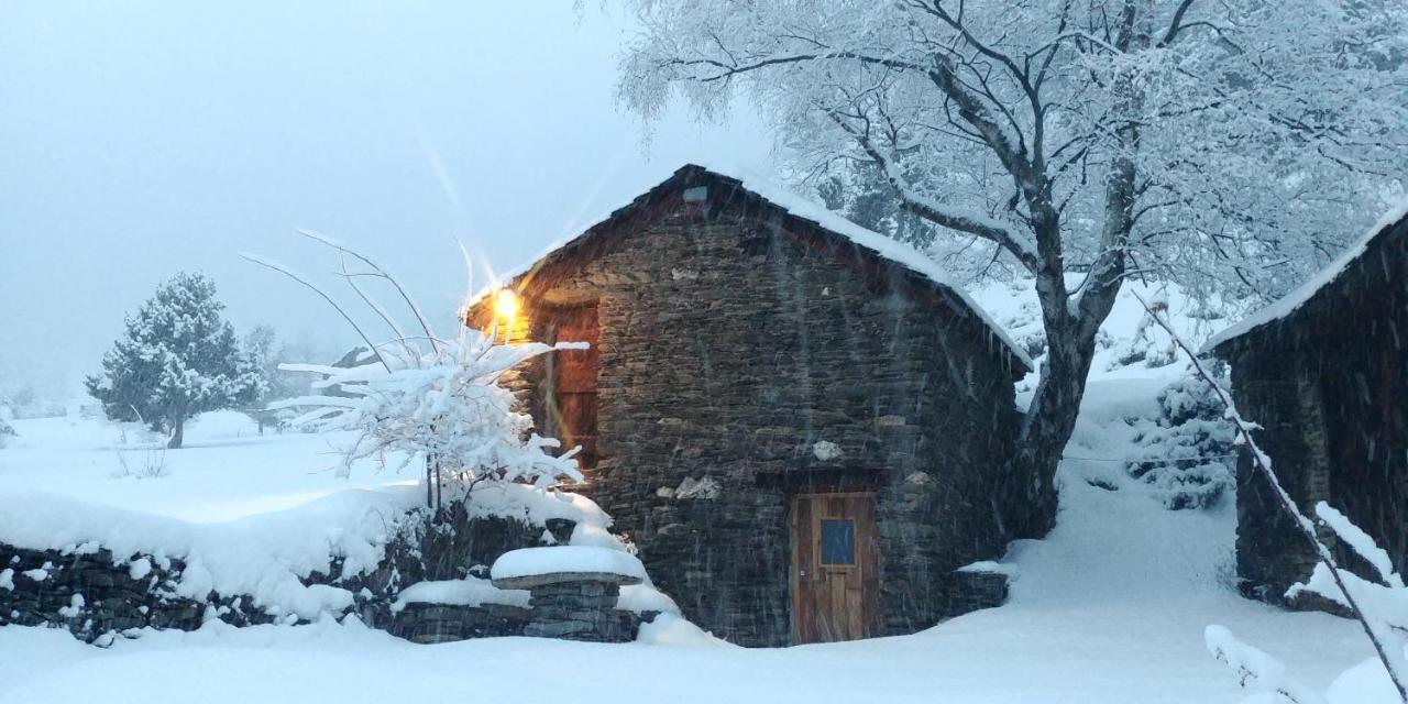 ホテル Bordes Pirineu, Costuix Areu エクステリア 写真